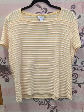 Liz Claiborne Pale Yellow & White Striped Short Sleeve Top